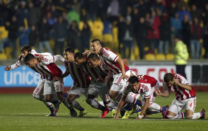 Paraguay s players celebrate after the penalty phase of a quarter-final match between Brazil and Paraguay in Concepcion, Chile, June 27, 2015. Paraguay defeated Brazil 4-3 on penalties after a 1-1 draw thus qualified to the semi-final round. ) (vf) (SP)CHILE-CONCEPCION-AMERICAN CUP-BRAZIL VS PARAGUAY GuillermoxArias 