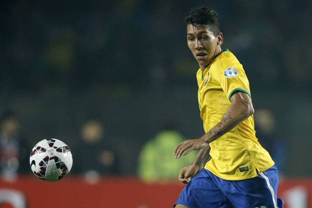 Football , Brazil v Paraguay. Copa America Championship 2015 . Brazil s player, Roberto Firmino, controls the ball during the 2015 Copa America football championship quarterfinal match against Paraguay at the Ester Roa stadium in Concepcion, Chile. 27 06 2015 Andres Pina Photosport Brasil v Paraguay, Copa America 2015. 