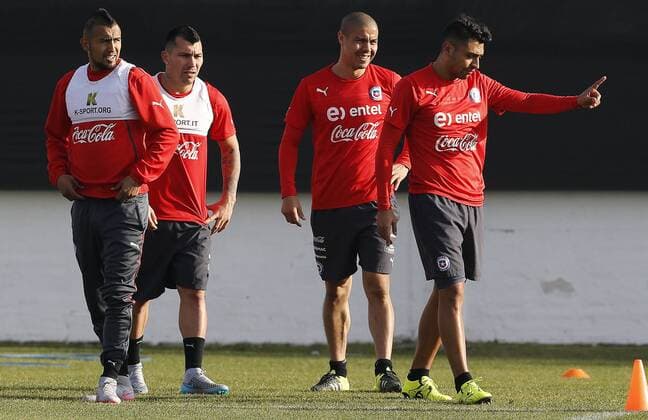 Football, Chilean national team Nationalteam training session. Gonzalo Jara during the morning training session at the Juan Pinto Duran training center in Santiago, Chile. 27 06 2015 Paul Plaza Photosport Entrenamiento de la seleccion chilena. 27 06 15 