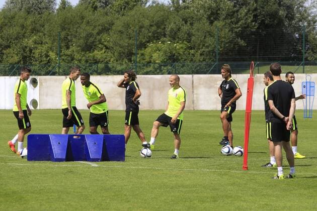 Equipe Florent Balmont et Patrice Bomel ( assistent Losc ) Herve Renard ( entraineur LOSC ) FOOTBALL : Reprise Entrainement LOSC - 29 06 2015 GwendolineLeGoff Panoramic 