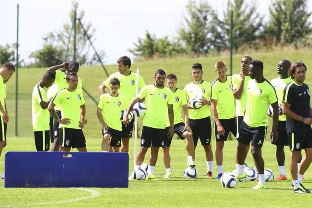 Eric Bautheac Alexis Araujo John Jairo Ruiz et equipe FOOTBALL : Reprise Entrainement LOSC - 29 06 2015 GwendolineLeGoff Panoramic 