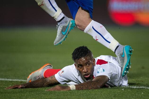 Chile x Peru SANTIAGO, CHILE - 06 29 2015: CHILE PERU X - Jefferson Farfan of Peru almost head goal mark during the match between Chile x Peru, valid for the semi final of the Copa America 2015 held at the National Stadium Julio Mart?nez Pr?danos. (Photo: Marcelo Machado de Melo FotoArena)  MarceloxMachadoxdexMelo