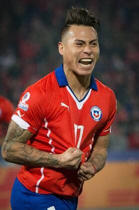 Eduardo Vargas from Chile celebrates scoring against Peru during the Copa America Chile 2015 semifinal match, held at National Stadium, in Santiago, Chile, on June 29, 2015. Chile won 2-1 ) (SP)CHILE-SANTIAGO-COPA AMERICA-CHILE VS PERU PedroxMera 