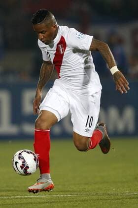 Chile v Peru. Copa America Championship 2015 . Peru s player, Jefferson Farfan, controls the ball during the 2015 Copa America football championship semifinal match against Peru at the National stadium in Santiago, Chile. 29 06 2015 AndresxPina Photosport Chile v Peru, Copa America 2015. 