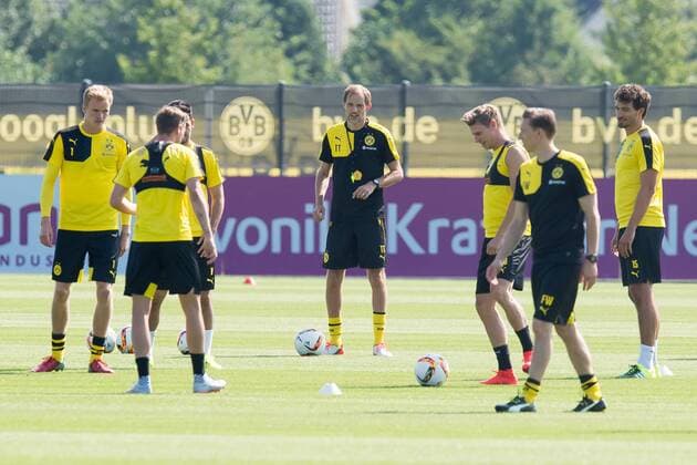 Dienstag 30.06.2015, Saison 2015 2016, Training BV Borussia Dortmund, Trainer Thomas Tuchel (BVB) bei der Mannschaft DeFodi001