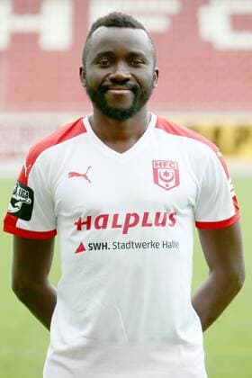Hallescher FC Fußball Saison 2015-16 Halle Saale, 29.06.2015, Fussball, 3. Liga, Saison 2015 - 2016. , Hallescher FC Mannschaftsfototermin Portrait Porträt. , Im Bild: Patrick Mouaya. ,