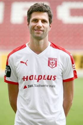 Hallescher FC Fußball Saison 2015-16 Halle Saale, 29.06.2015, Fussball, 3. Liga, Saison 2015 - 2016. , Hallescher FC Mannschaftsfototermin Portrait Porträt. , Im Bild: Tim Kruse. ,