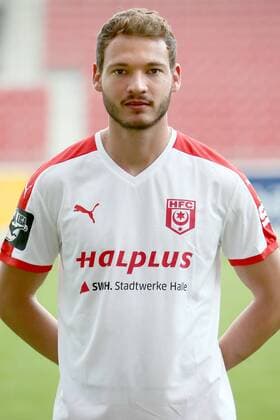 Hallescher FC Fußball Saison 2015-16 Halle Saale, 29.06.2015, Fussball, 3. Liga, Saison 2015 - 2016. , Hallescher FC Mannschaftsfototermin Portrait Porträt. , Im Bild: Robin Urban. ,