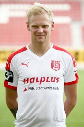 Hallescher FC Fußball Saison 2015-16 Halle Saale, 29.06.2015, Fussball, 3. Liga, Saison 2015 - 2016. , Hallescher FC Mannschaftsfototermin Portrait Porträt. , Im Bild: Sören Bertram. ,