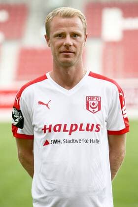 Hallescher FC Fußball Saison 2015-16 Halle Saale, 29.06.2015, Fussball, 3. Liga, Saison 2015 - 2016. , Hallescher FC Mannschaftsfototermin Portrait Porträt. , Im Bild: Marco Engelhardt. ,