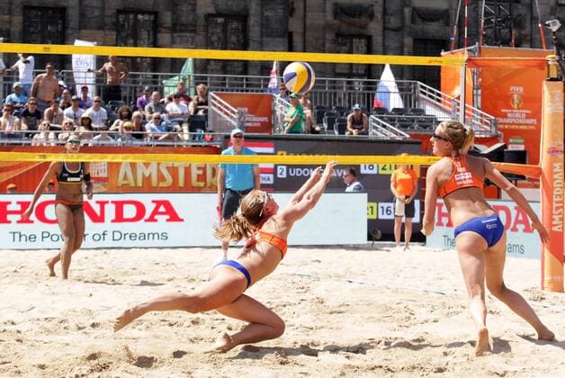 Van der Vlist (L) and Van Gestel (L) in action during the FIVB Beach volleyball Beachvolleyball World Championships female match between Thailand vs Netherlands at pool B on June 30, 2015 in Amsterdam, Netherlands. Imago Paulo Amorim
