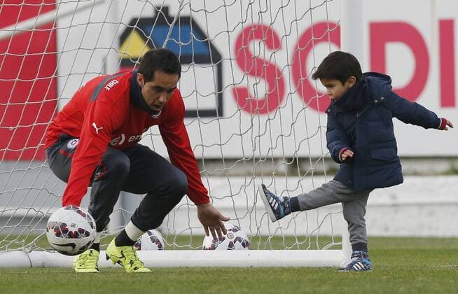 Chilean national team Nationalteam training session. Chile s players are pictured during the morning training session at the Juan Pinto Duran training center in Santiago, Chile. 30 06 2015 Martin Thomas Photosport 30 06 15. 