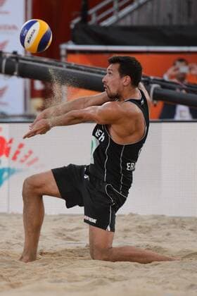 30.06.2015, Den Haag, Hofvijver Stadion World Championships Weltmeisterschaft 2015, Vorrunde Annahme Jonathan Erdmann ( 1 GER)
