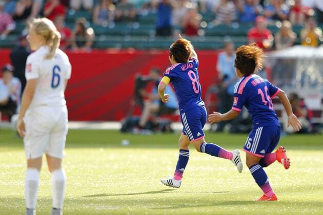 (L-R) Aya Miyama, Mana Iwabuchi (JPN), JULY 1, 2015 - Football Soccer : Japan team celebrates after scoring team s 2nd goal during the FIFA Women s World Cup Canada 2015 Semi-final match between Japan and England at Commonwealth Stadium in Edmonton, Canada. Noxthirdxpartyxsales  (qdwa041606)