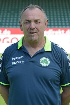 02.07.2015 - SpVgg Greuther Fürth Fuerth - 2. Fußball Bundesliga - Saison 2015 2016 - Fototermin Fotoshooting Porträttermin Portraittermin - - - Einzelfoto Kopfbild Portrait Porträt - Winfried Raube (Busfahrer SpVgg Greuther Fürth )