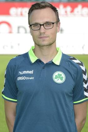 02.07.2015 - SpVgg Greuther Fürth Fuerth - 2. Fußball Bundesliga - Saison 2015 2016 - Fototermin Fotoshooting Porträttermin Portraittermin - - - Einzelfoto Kopfbild Portrait Porträt - Dr. Pascal Oppel (stellv. Teamarzt SpVgg Greuther Fürth )