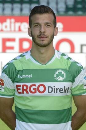 02.07.2015 - SpVgg Greuther Fürth Fuerth - 2. Fußball Bundesliga - Saison 2015 2016 - Fototermin Fotoshooting Porträttermin Portraittermin - - - Einzelfoto Kopfbild Portrait Porträt - Zlatko Tripic (17, SpVgg Greuther Fürth )
