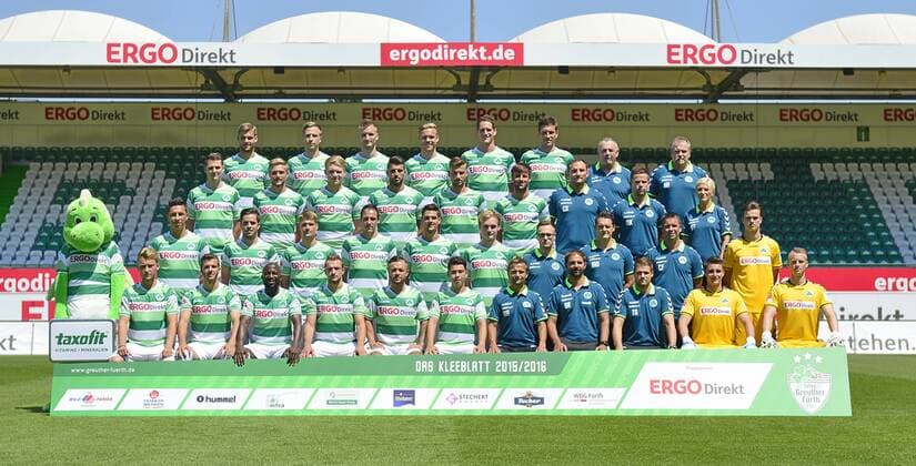 02.07.2015 - SpVgg Greuther Fürth Fuerth - 2. Fußball Bundesliga - Saison 2015 2016 - Fototermin Fotoshooting Mannschaftsbild Mannschaftsfoto Kader - - erste Reihe von links : Drache Eddy ( Maskottchen SpVgg Greuther Fürth ) Tom Trybull (39, SpVgg Greuther Fürth ) Zlatko Tripic (17, SpVgg Greuther Fürth ) Domi Dominick Kumbela (18, SpVgg Greuther Fürth ) Veton Berisha ( SpVgg Greuther Fürth ) Stephan Schröck Schroeck (10, SpVgg Greuther Fürth ) Zhi Gin Lam (26, SpVgg Greuther Fürth ) Michael Schiele (Co-Trainer SpVgg Greuther Fürth ) Stefan Ruthenbeck (Trainer SpVgg Greuther Fürth ) Tobias Gitschier (Co-Trainer SpVgg Greuther Fürth ) Sebastian Mielitz (1, SpVgg Greuther Fürth ) Mark Flekken (30, SpVgg Greuther Fürth ) zweite Reihe von links : Robert Zulj (20, SpVgg Greuther Fürth ) Niko Gießelmann (7, SpVgg Greuther Fürth ) Johannes Wurtz (22, SpVgg Greuther Fürth ) Sebastian Freis (9, SpVgg Greuther Fürth ) Andreas Hofmann (6, SpVgg Greuther Fürth ) Tim Bodenröder Bodenroeder (38, SpVgg Greuther Fürth ) Dr. Pascal Oppel (stellv. Teamarzt SpVgg Greuther Fürth ) Dr. Manfred Düring Duering (Athletik-Trainer SpVgg Greuther Fürth ) Christian Fiedler (Torwarttrainer SpVgg Greuther Fürth ) Bastian Lerch (40, SpVgg Greuther Fürth ) dritte Reihe von links : Zsolt Korcsmar (3, SpVgg Greuther Fürth ) Florian Trinks (11, SpVgg Greuther Fürth ) Stefan Maderer (37, SpVgg Greuther Fürth ) Jurgen Gjasula (8, SpVgg Greuther Fürth ) Tom Weilandt (14, SpVgg Greuther Fürth ) Marco Caligiuri (13, SpVgg Greuther Fürth ) Carsten Klee (Physio SpVgg Greuther Fürth ) Marius Koc (Physio SpVgg Greuther Fürth ) Agnieszka Tobiasz (Physio SpVgg Greuther Fürth ) vierte Reihe von links : Stefan Thesker ( , SpVgg Greuther Fürth ) Marco Stiepermann (23, SpVgg Greuther Fürth ) Kacper Przybylko (21, SpVgg Greuther Fürth ) Marcel Franke (28, SpVgg Greuther Fürth ) Benedikt Röcker Roecker (2, SpVgg Greuther Fürth ) Goran Sukalo (16, SpVgg Greuther Fürth )