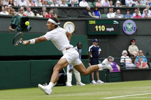 Aktuell Tennis, Wimbledon, Tag 4, Dustin Brown gewinnt gegen Rafael Nadal 02.07.2015. Wimbledon, England. The Wimbledon Tennis Championships. Gentlemen& x2019;s Singles second round match between tenth seed Rafael Nadal (ESP) and Dustin Brown (GER). Rafael Nadal in action xCraigxMercerx  ActionPlus11636994