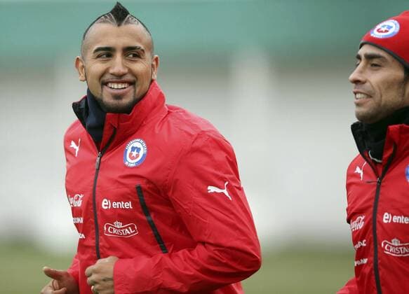 Chile s Arturo Vidal (L) and Jorge Valdivia attend a training session in Santiago, Chile, on July 2, 2015. Chile will face Argentina in the final match of the America Cup Chile 2015 on Saturday. Juan Roleri TELAM) (vf) (SP)CHILE-SANTIAGO-COPA AMERICA-TRAINING e TELAM 
