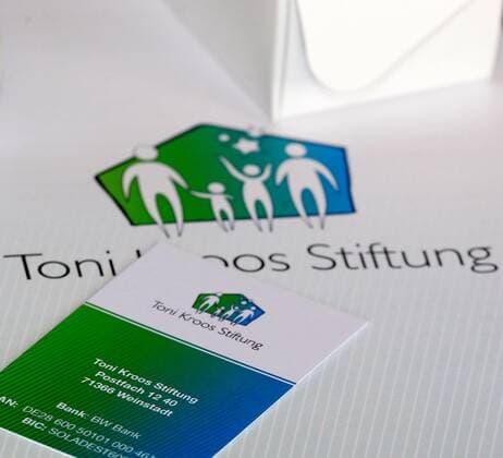 Toni Kroos Stiftung Vorstellung im Club Astoria Köln Visitenkarte Stiftung 02.07.2015