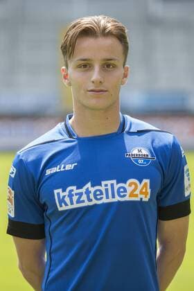 Aktuell Fußball, 2. BL, SC Paderborn 07 Porträttermin Paderborn, Deutschland 03. Juli 2015: 2015 2016 - SC Paderborn 07 Mirnes Pepic (SC Paderborn) rp