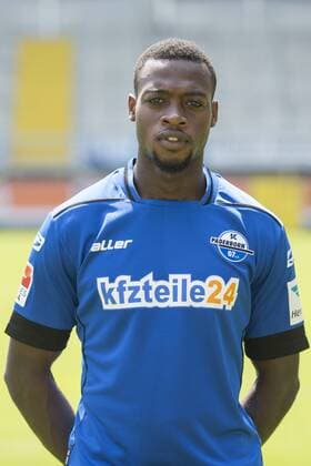 Aktuell Fußball, 2. BL, SC Paderborn 07 Porträttermin Paderborn, Deutschland 03. Juli 2015: 2015 2016 - SC Paderborn 07 Khaled Narey (SC Paderborn) rp