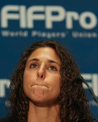 Veronica Boquete ( Vero Boquete , Spanien), Mitglied der Spielerinnen Gewerkschaft FIFPro World Players Union, enttäuscht schauend, Enttäuschung, Frustration, disappointed, pessimistisch, auf der Pressekonferenz der Gewerkschaft FIFPro World Players Union, Fussball, FIFA Frauen-WM 2015, Pressekonferenz, xozx