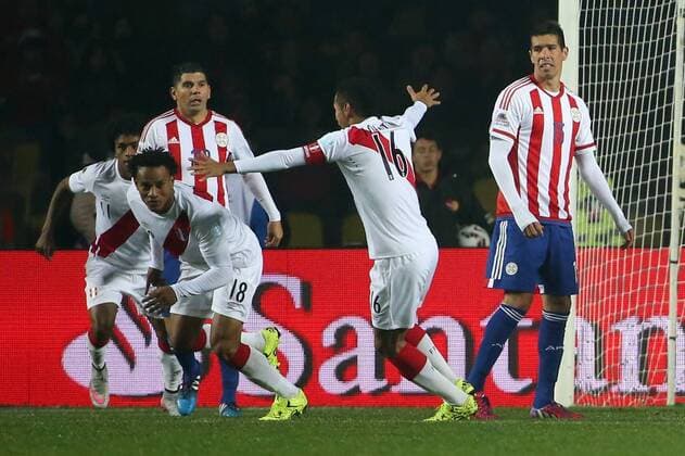 Aktuell Fußball, Copa America, Spiel um Platz 3, Peru - Paraguay Football, Peru v Paraguay. Copa America 2015. Peru s player Andre Carrillo celebrates his goal against Paraguay during the Copa America 2015 third place, at Bicentenario Ester Roa stadium. Concepcion, Chile. 03 07 2015 Dragomir Yankovic Photosport Peru v Paraguay, tercer lugar Copa America 2015. 