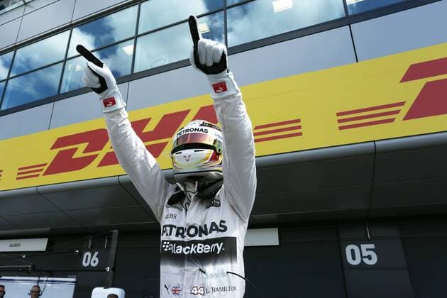 Motorsports: FIA Formula One World Championship WM Weltmeisterschaft 2015, Grand Prix of Great Britain, 44 Lewis Hamilton (GBR, Mercedes AMG Petronas Formula One Team), xHOCHxZWEIx
