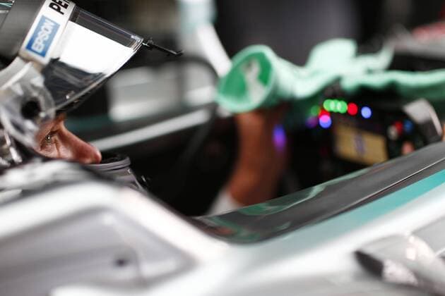 Motorsports: FIA Formula One World Championship WM Weltmeisterschaft 2015, Grand Prix of Great Britain, 6 Nico Rosberg (GER, Mercedes AMG Petronas Formula One Team), xHOCHxZWEIx