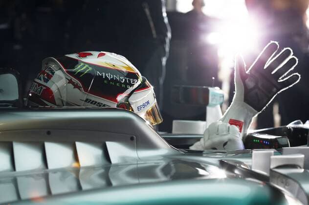 Motorsports: FIA Formula One World Championship WM Weltmeisterschaft 2015, Grand Prix of Great Britain, 44 Lewis Hamilton (GBR, Mercedes AMG Petronas Formula One Team), xHOCHxZWEIx