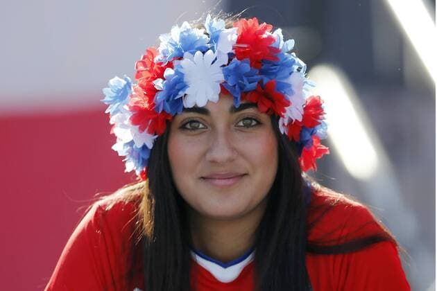 Football, Chile v Argentina Copa America 2015 . Chile s fans cheer against Argentina during the match for finals of the 2015 Copa America at Nacional stadium. Santiago, Chile. 04 07 2015 Marcelo Hernandez Photosport Chile v Argentina o00 Nationalteam , Copa America 2015. 