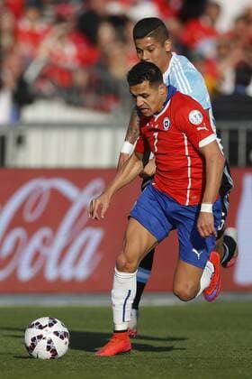 Aktuell Fußball, Copa America, Finale, Chile - Argentinien Football, Chile v Argentina Copa America 2015 . Chile s Alexis Sanchez play the ball against Argentina during the match for finals of the 2015 Copa America at Nacional stadium. Santiago, Chile. 04 07 2015 Marcelo Hernandez Photosport Chile v Argentina o00 Nationalteam , Copa America 2015. 