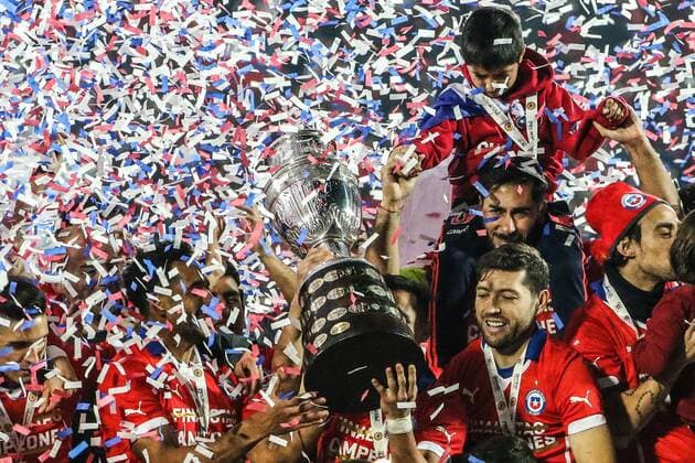 Chile x Argentina SANTIAGO, CHILE - 04 07 2015: CHILE X ARGENTINA - Chile celebrates Campeonata the Copa America in 2015, after the match between Chile x Argentina, the final of the Copa America 2015 held at the National Stadium Julio Mart?nez Pr?danos, Santiago. (Photo: Carlos Ezequiel Vannoni FotoArena)  CarlosxEzequielxVannoni