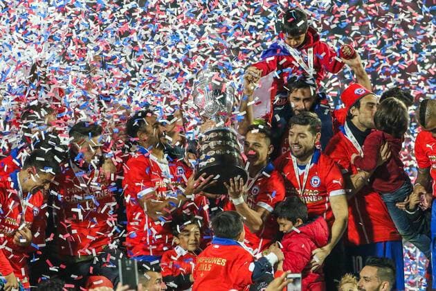 Chile x Argentina SANTIAGO, CHILE - 04 07 2015: CHILE X ARGENTINA - Chile celebrates Campeonata the Copa America in 2015, after the match between Chile x Argentina, the final of the Copa America 2015 held at the National Stadium Julio Mart?nez Pr?danos, Santiago. (Photo: Carlos Ezequiel Vannoni FotoArena)  CarlosxEzequielxVannoni