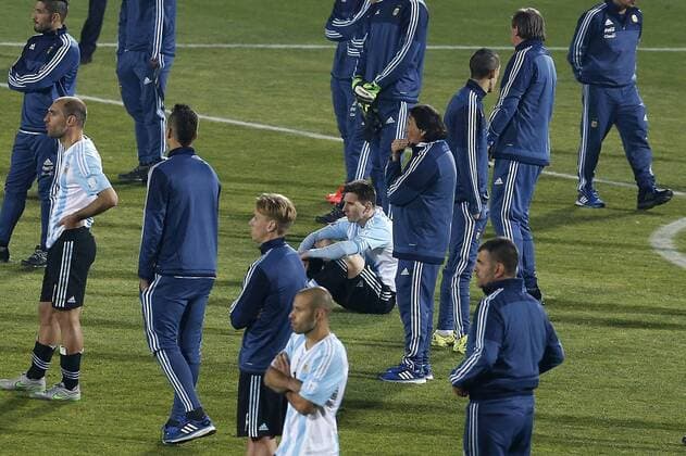 Football, Chile v Argentina. Copa America 2015 . Argentina s player, Lionel Mess, center, reacts losing a goal opportunity against Chile during the finals of the Copa America 2015 football match held at the Nacional stadium in Santiago, Chile. 04 07 2015 Paul Plaza Photosport Chile v Argentina, Copa America 2015. 