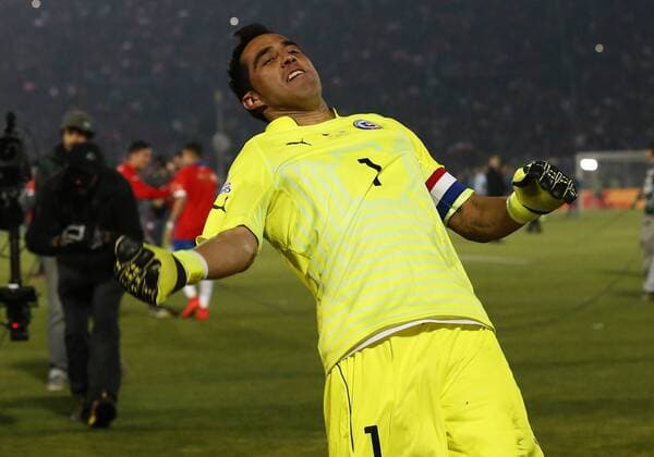 Football, Chile v Argentina. Copa America 2015 . Chile s player Claudio Bravo celebrates after winning the Copa America 2015 in a football match against Chile,Argentina at the Nacional stadium in Santiago, Chile. 04 07 2015 Martin Thomas Photosport Chile v Argentina, Copa America 2015. 