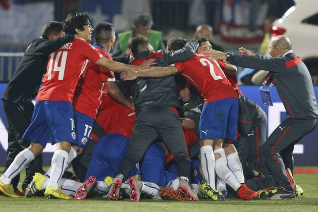 Football, Chile v Argentina. Copa America 2015 . Chile s players celebrate their victory against Argentina during the match for finals of the 2015 Copa America at Nacional stadium. Santiago, Chile. 04 07 2015 Marcelo Hernandez Photosport Chile v Argentina, Copa America 2015. 
