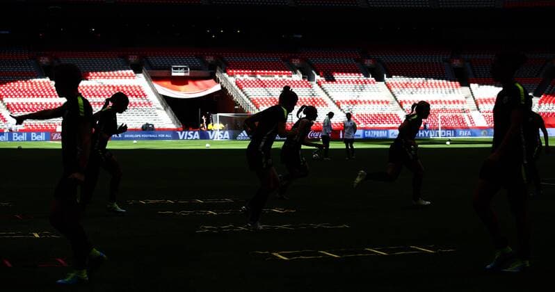 (150705) -- VANCOUVER, July 5, 2015 -- Players of the U.S. attend a training session in Vancouver, Canada, July 4, 2015, one day ahead of the final between the United States and Japan at the 2015 FIFA Women s World Cup. ) (SP)CANADA-VANCOUVER-FIFA WOMEN S WORLD CUP-FINAL-TRAINING DingxXu 