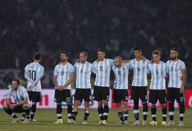 (150705) -- SANTIAGO, July 5, 2015 -- Players of Argentina react during the penalty kick of the final match of the Copa America Chile 2015 against Chile, at the National Stadium, in Santiago, capital of Chile, on July 4, 2015. Chile won the final match of the Copa America 2015 against Argentina after the penalty kick 4-1. ) (ce) (SP)CHILE-SANTIAGO-COPA AMERICA-FINAL-CHILE VS ARGENTINA GuillermoxArias 