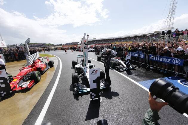 Motorsports: FIA Formula One World Championship WM Weltmeisterschaft 2015, Grand Prix of Great Britain, 44 Lewis Hamilton (GBR, Mercedes AMG Petronas Formula One Team), xHOCHxZWEIx
