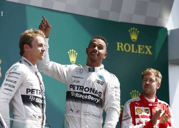 Motorsports: FIA Formula One World Championship WM Weltmeisterschaft 2015, Grand Prix of Great Britain, 6 Nico Rosberg (GER, Mercedes AMG Petronas Formula One Team), 44 Lewis Hamilton (GBR, Mercedes AMG Petronas Formula One Team), 5 Sebastian Vettel (GER, Scuderia Ferrari), xHOCHxZWEIx
