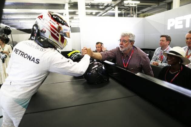 Motorsports: FIA Formula One World Championship WM Weltmeisterschaft 2015, Grand Prix of Great Britain, 44 Lewis Hamilton (GBR, Mercedes AMG Petronas Formula One Team), George Lucas (USA) xHOCHxZWEIx
