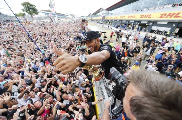 Motorsports: FIA Formula One World Championship WM Weltmeisterschaft 2015, Grand Prix of Great Britain, 44 Lewis Hamilton (GBR, Mercedes AMG Petronas Formula One Team), xHOCHxZWEIx