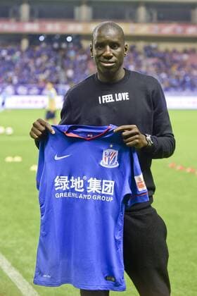 SHANGHAI, CHINA - JULY 04: (CHINA OUT) Demba Ba makes his debut prior to the CSL Chinese Football Association Super League match between Shanghai Shenhua and Guangzhou R&F at Hongkou Football Stadium on July 4, 2015 in Shanghai, China.  CFP469903346 