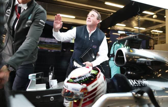 Motorsports: FIA Formula One World Championship WM Weltmeisterschaft 2015, Grand Prix of Great Britain, Nigel Mansell (GBR), 44 Lewis Hamilton (GBR, Mercedes AMG Petronas Formula One Team), xHOCHxZWEIx