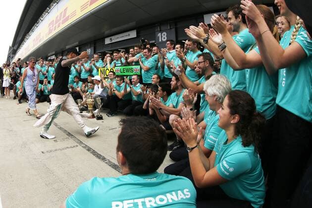 Motorsports: FIA Formula One World Championship WM Weltmeisterschaft 2015, Grand Prix of Great Britain, 44 Lewis Hamilton (GBR, Mercedes AMG Petronas Formula One Team), xHOCHxZWEIx