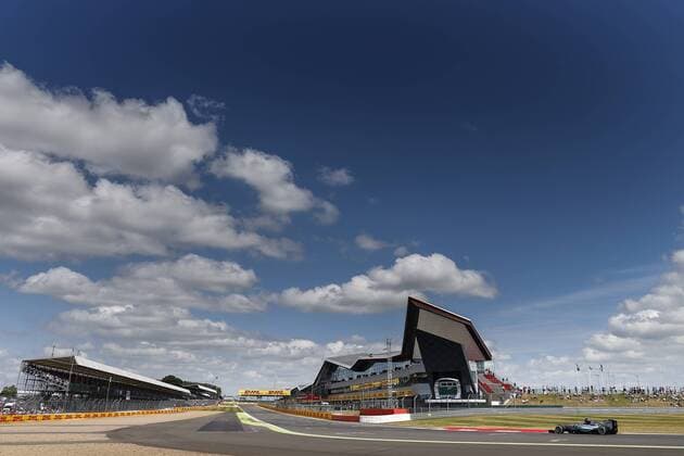 Motorsports: FIA Formula One World Championship WM Weltmeisterschaft 2015, Grand Prix of Great Britain, 6 Nico Rosberg (Mercedes AMG Petronas Formula One Team), xHOCHxZWEIx