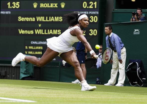 06.07.2015. Wimbledon, England. The Wimbledon Tennis Championships. Ladies Singles fourth round match between top seed Serena Williams (USA) and sixteenth seed Venus Williams (USA). Serena Williams in action xCraigxMercerx  ActionPlus11638277